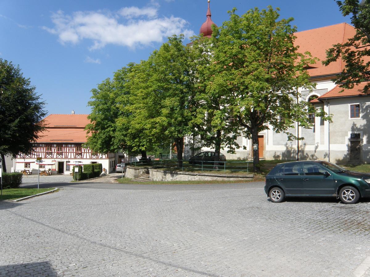 U Bileho Konika Kostelni Briza