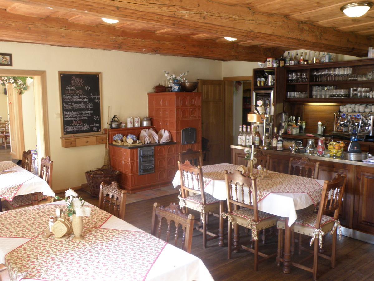 U Bileho Konika Inn Kostelni Briza
